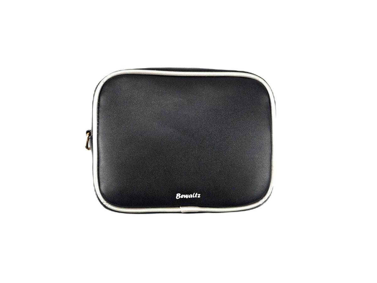 Classic Camara Crossbody