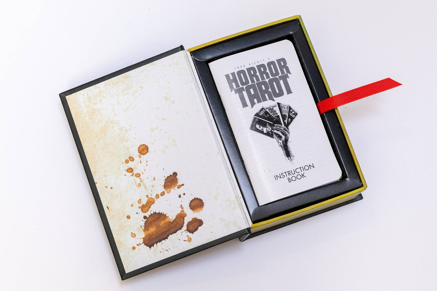 Unemployed Philosophers Guild - Horror Tarot Deck