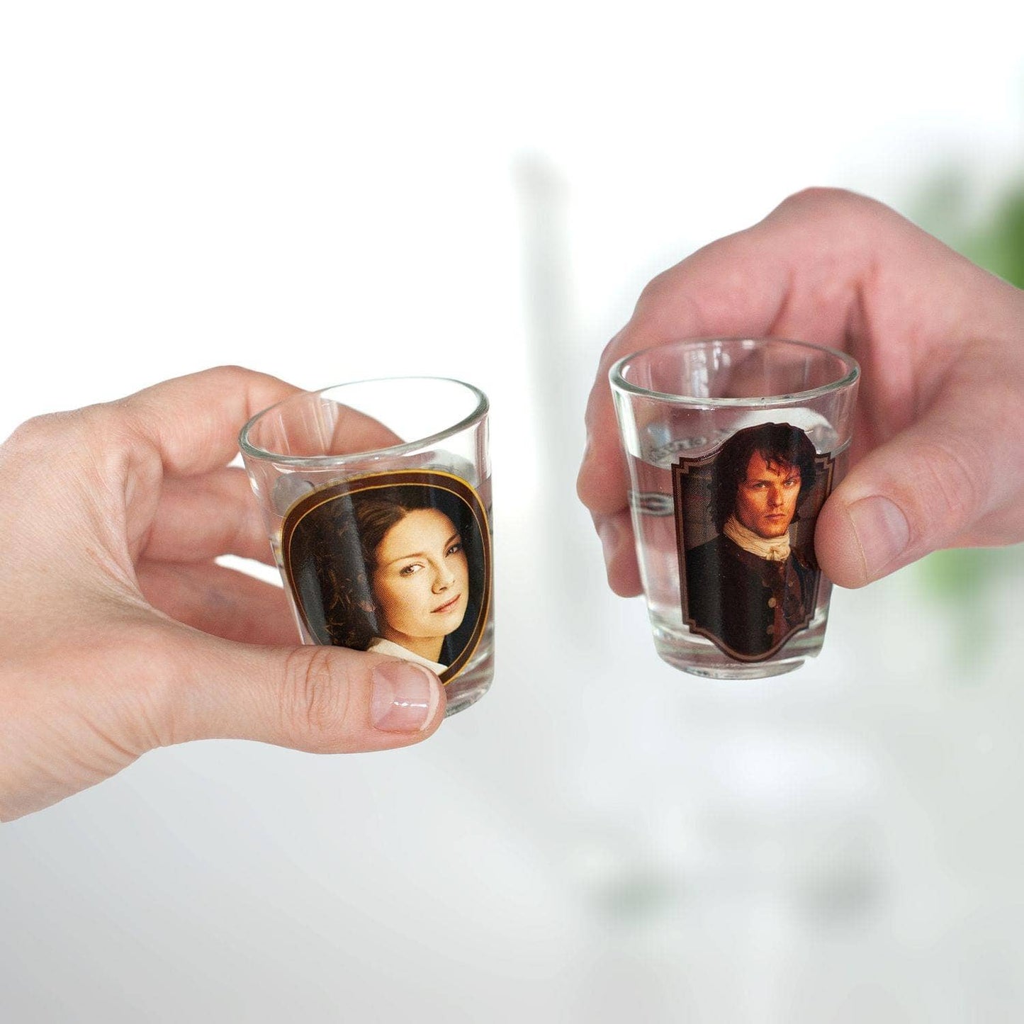 Toynk - Outlander Jamie and Claire Fraser Shot Glass 2-Pack