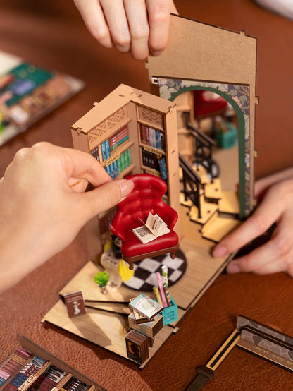 DIY Miniature House Book Nook Kit: Bookstore