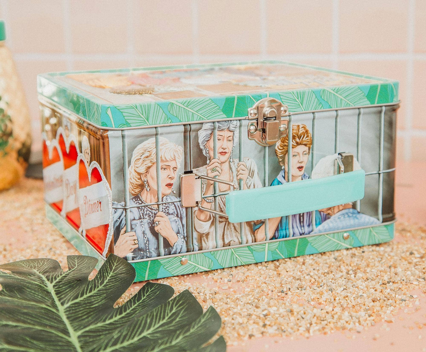 Toynk - The Golden Girls Cast Retro Metal Lunchbox | Toynk Exclusive