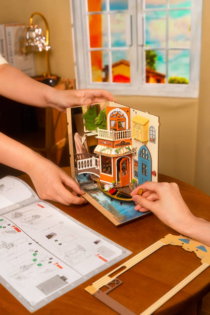 DIY Book Nook Kit: Romantic Venice with Dust Cover