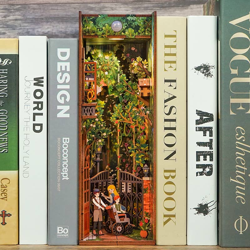 Garden House | Greenhouse DIY Book Nook Kit