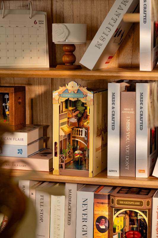 DIY Book Nook Kit: Romantic Venice with Dust Cover
