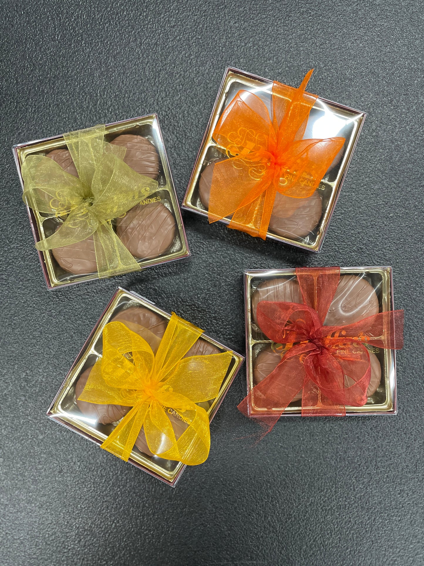 Daffin's 4 Piece Oreo w/ Ribbon