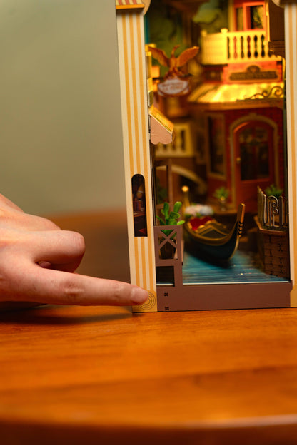 DIY Book Nook Kit: Romantic Venice with Dust Cover