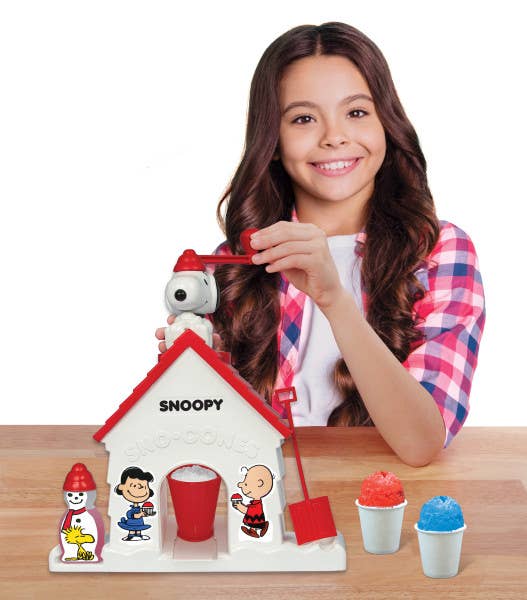Cra-Z-Art - Snoopy Sno-Cone Machine Snow Cone Maker with Flavor Pack