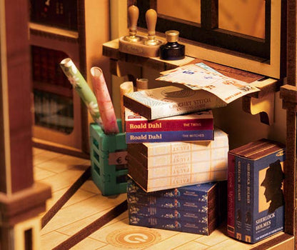 DIY Miniature House Book Nook Kit: Bookstore