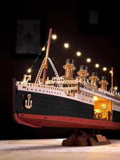 3D Wooden Puzzle: 1912 · Eternal Atlantic Voyager (Titanic)